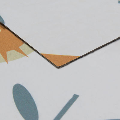 Waterproof Self Adhesive Vinyl Flooring with 3 Years Warranty and 62 Pieces per Carton for Indoor Use