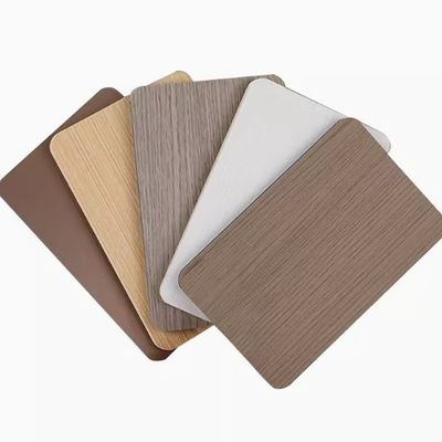 Panel Veneer Kristal Karbon Kayu Tahan Air dengan Insulasi Suara dan Insulasi Panas untuk Dinding Modern 1220*2440*5mm